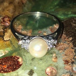 Pearl & diamond ring in 14kt white gold